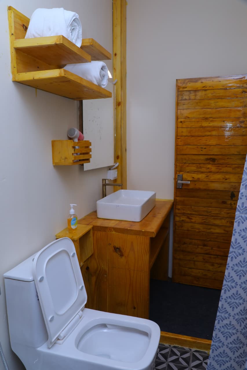 Premium washroom vanity